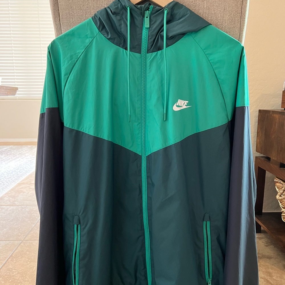 Mens XL Nike Windbreaker. Like new! - Picture 1 of 2